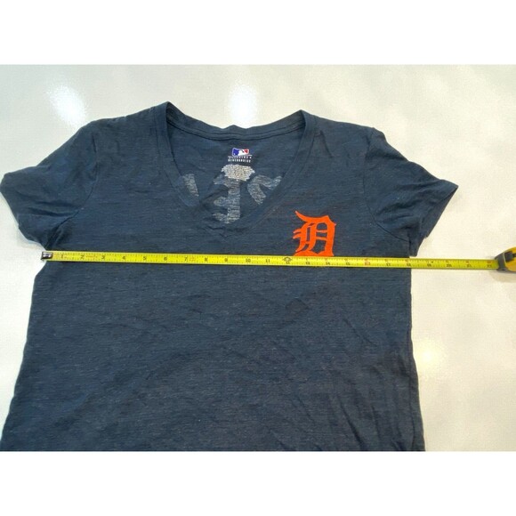 Detroit Tigers "Great Catch" Blue V-Neck T-Shirt Women's Size L - Picture 8 of 8